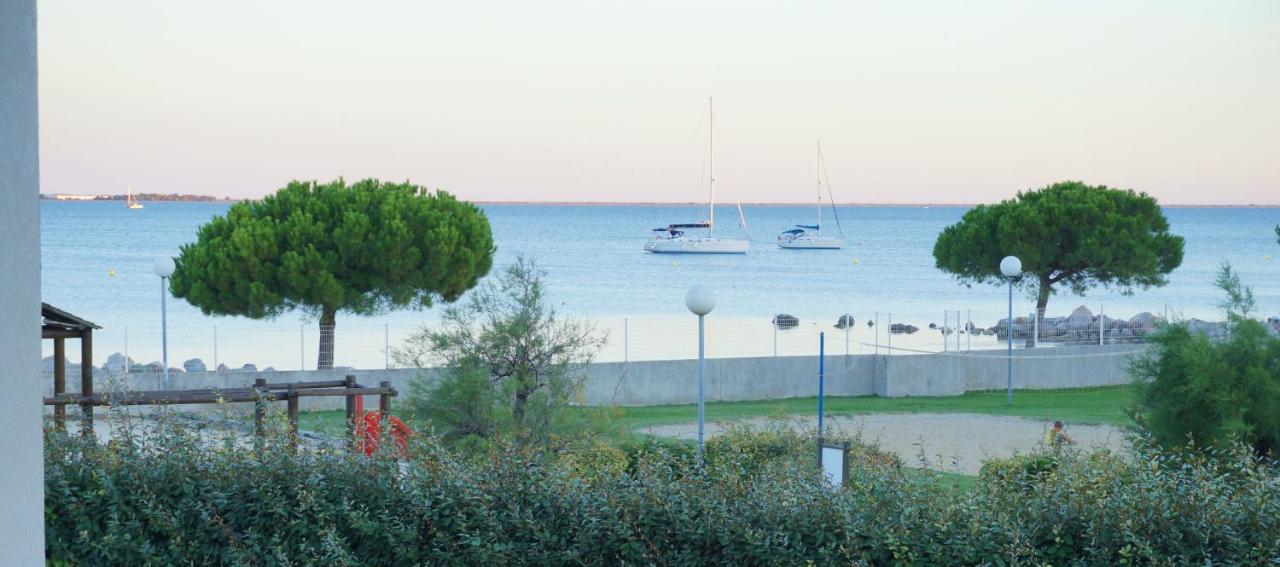 Port Mezua Apartment Mèze Exterior foto