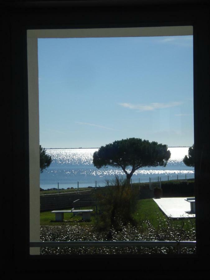 Port Mezua Apartment Mèze Exterior foto